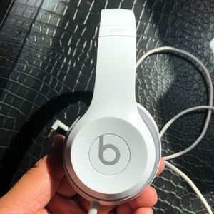 White Beats by Dr. Dre -Solo 2